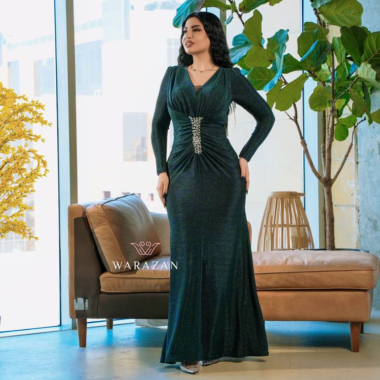 فستان سهرة ناعم بكرستال من الخصر 