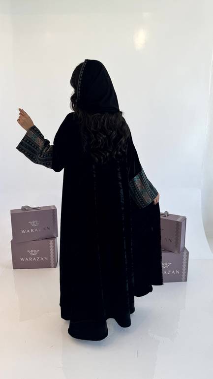  عباية مخمل شتوية