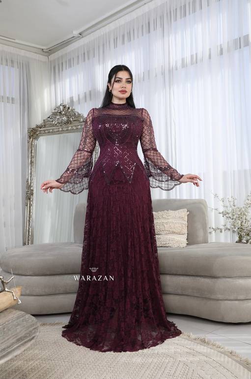 فستان سهرة ملكي بتصميم خاص 