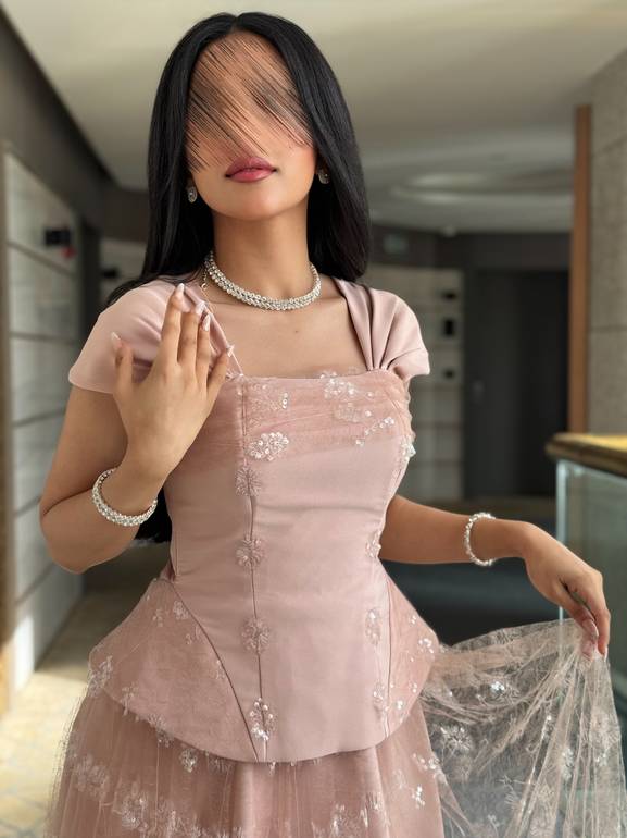 فستان سهرة ناعم انيق 