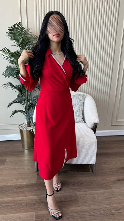 فستان سهرة ناعم ميدي مع سترس فضي 