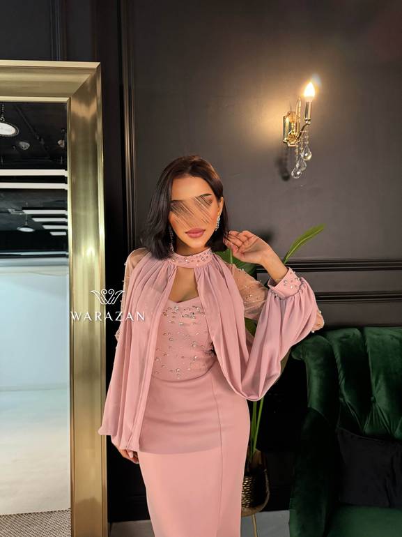فستان سهرة بقصة من الاكمام 
