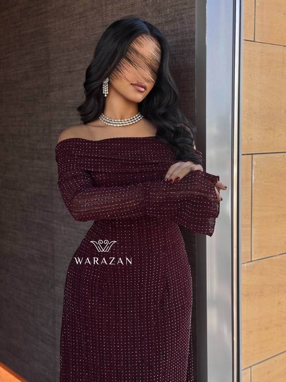 فستان سهره باكمام طويله وبلمعه 