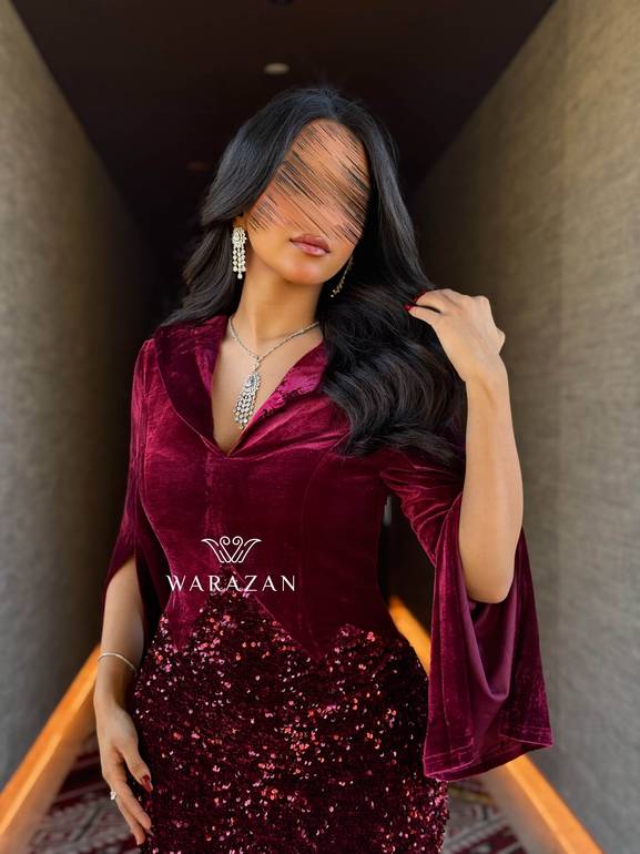 فستان سهرة مخمل بتدخيلة ترتر 