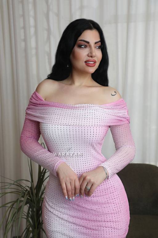 فستان سهرة قصير ناعم بلمعة 