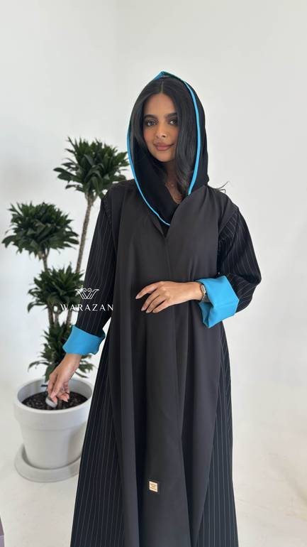 عباية كاجول بتدخيلة لون سماوي من الكم 