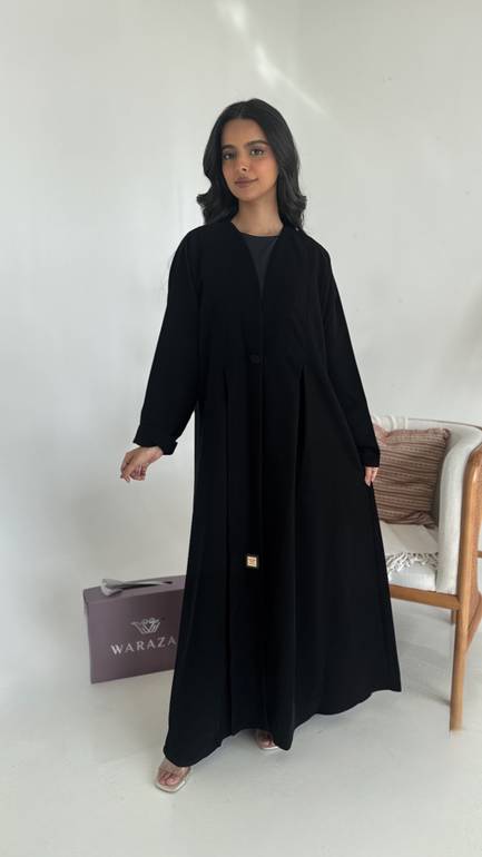 عباية سادة انيقه بلون اسود داكن 