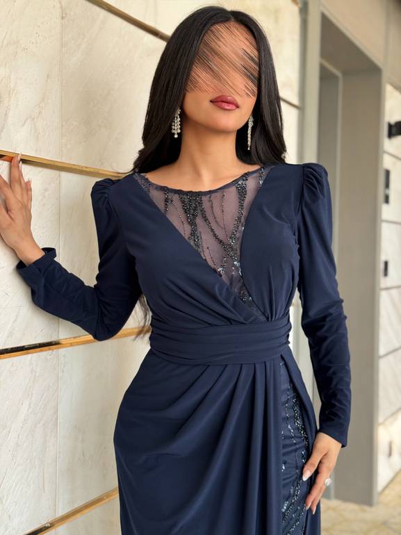 فستان سهرة راقي بأكمام طويلة 