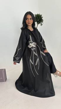 عباية انيقة بتطريز 