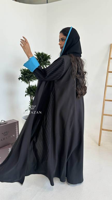 عباية كاجول بتدخيلة لون سماوي من الكم 