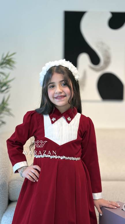 فستان بتصميم كلاسك انيق
