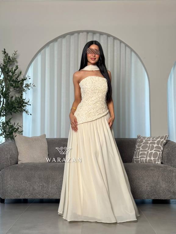 فستان سهرة كورسيه مع شال انسيابي
