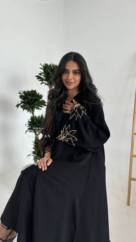 عباية بتطريز شك انيق 