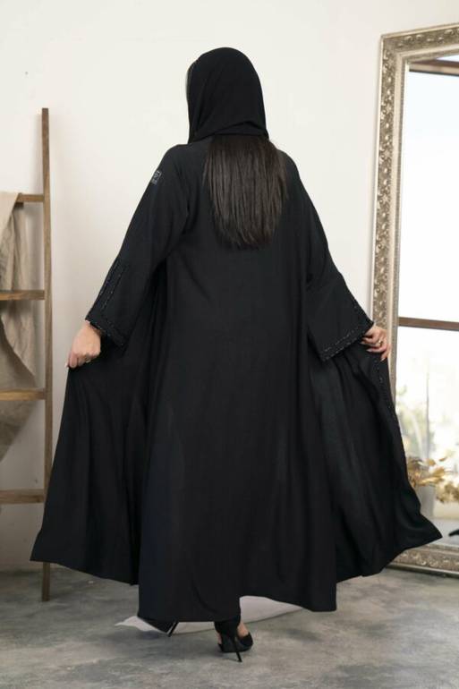 عباية راقية بتطريز ناعم