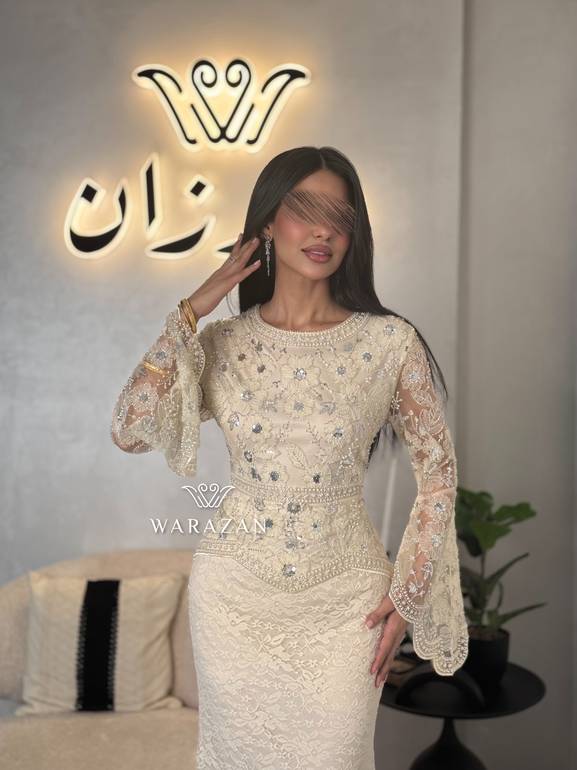فستان سهرة دانتيل فاخر بقصة ميرميد