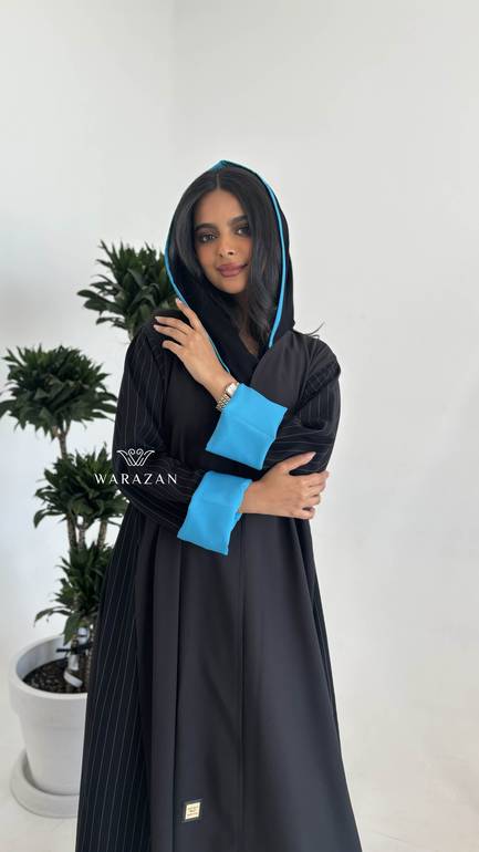 عباية كاجول بتدخيلة لون سماوي من الكم 