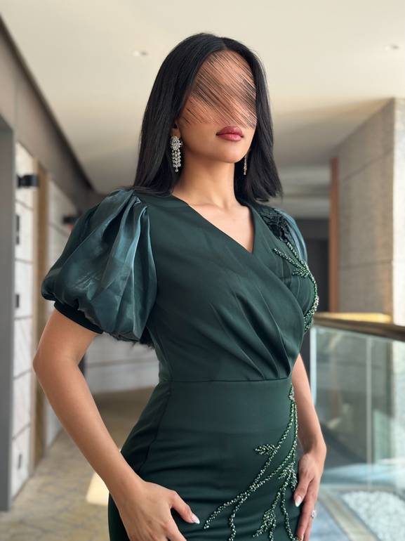 فستان سهرة ناعم بتطريز شك 