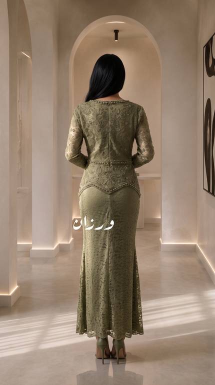 فستان سهرة دانتيل بقصة خصر أنيقة