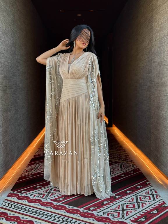 فستان سهرة ملكي بذيل ترتر