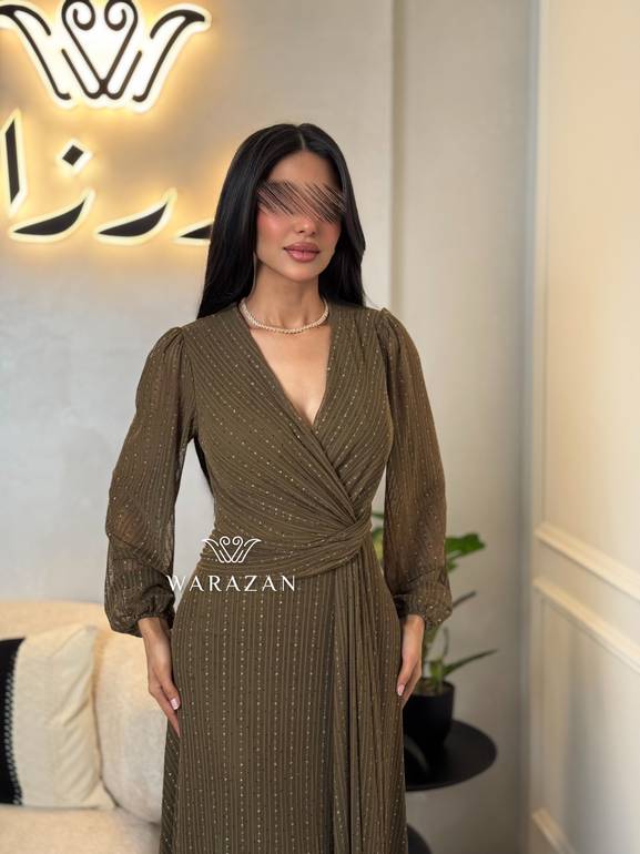 فستان ناعم أنيق لامع بأكمام شفافة
