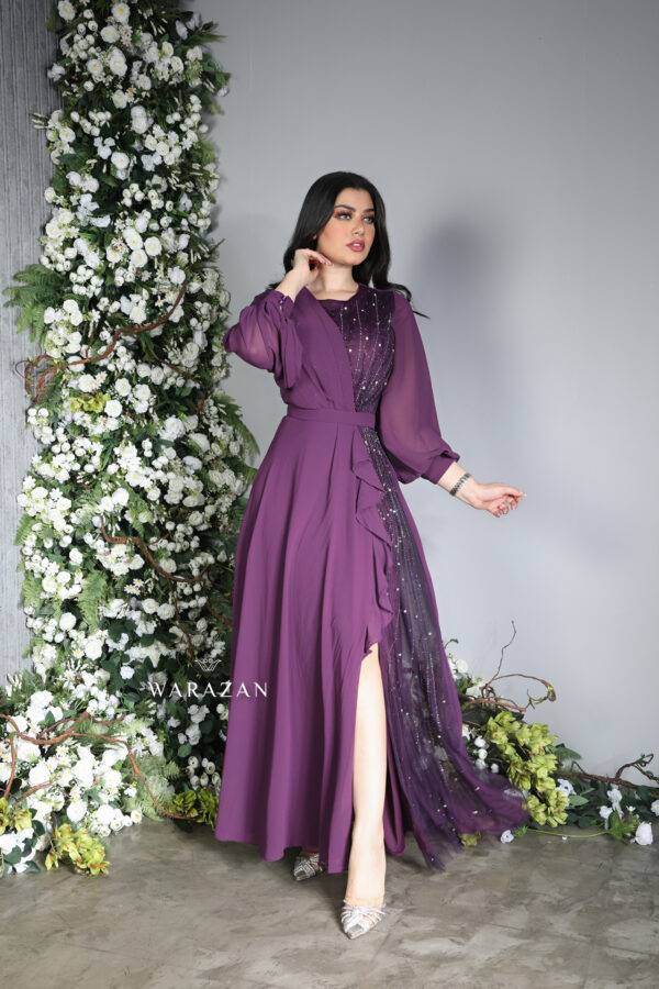 فستان سهرة طويل ناعم بتطريز