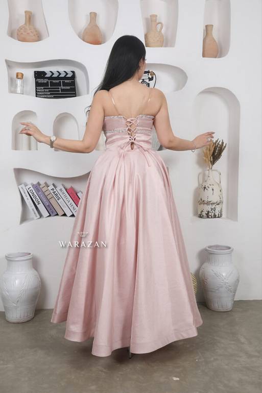 فستان توب سهرة ب ريش وتطريز