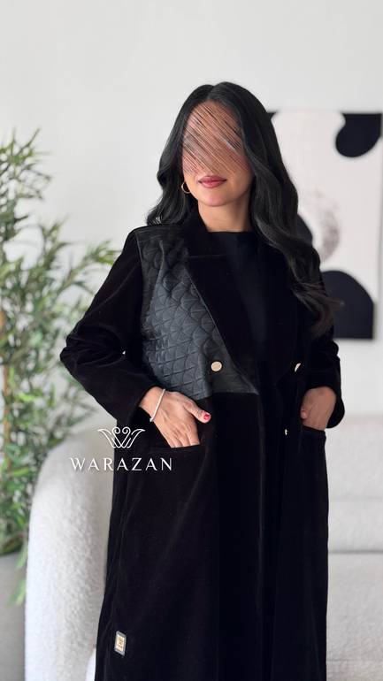 عباية مخمل واقف مع تفته