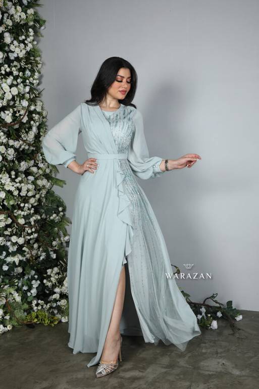 فستان سهرة طويل ناعم بتطريز