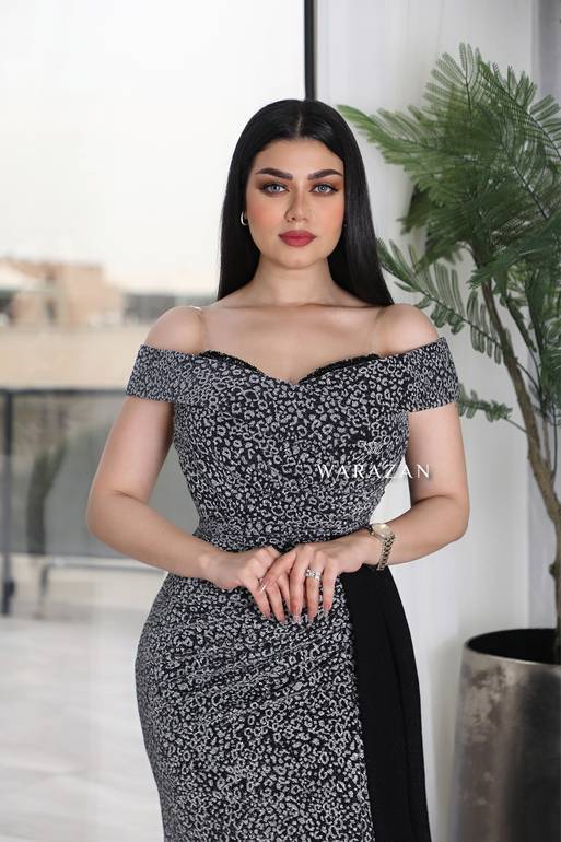 فستان سهرة طويل ماسك باللون الذهبي أو الفضي