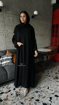 عباية رسمية ساترة للعيد والدوام بفتحة جانبية وجيوب