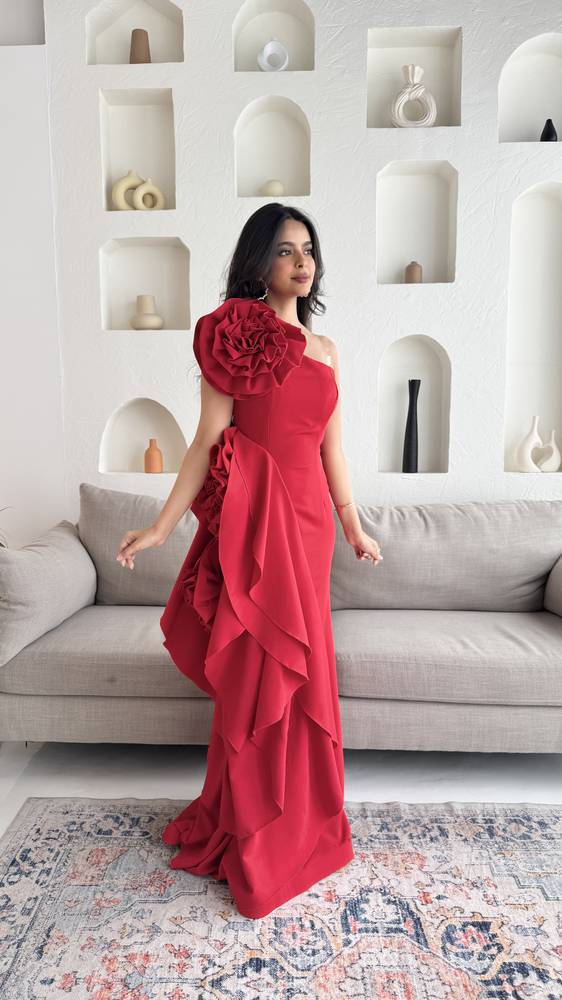فستان انيق بورده من الكتف 