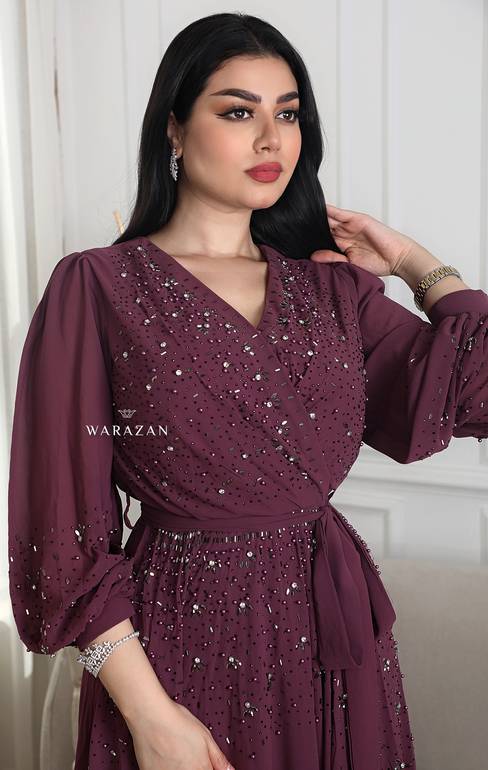 فستان سهرة ساتر بتطريز راقي
