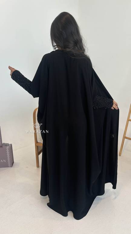 عباية بستايل انيق و تطريز شك من الكم 