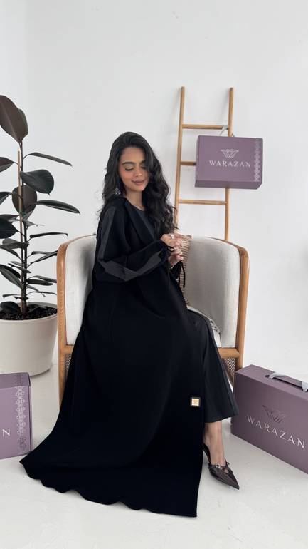 عباية ناعمة بتدخيلة ربطه من الاكمام 