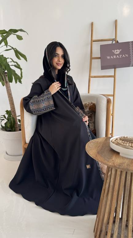 عباية كريب بأكمام كشميري