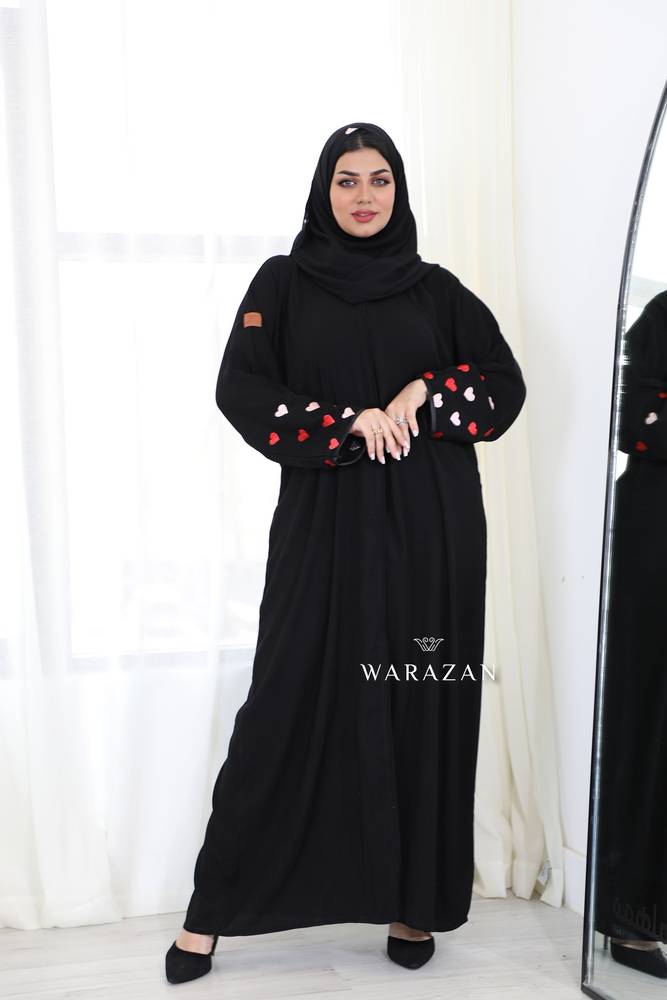 عباية كريب ملكي بتطريز قلوب أحمر  وأبيض