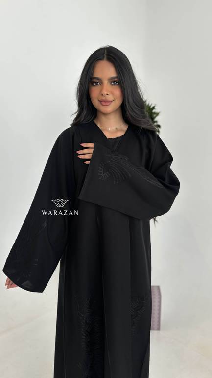 عباية رسمية بتطريز اسود 