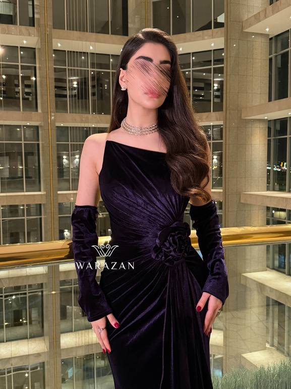 فستان مخمل ناعم بأكمام 