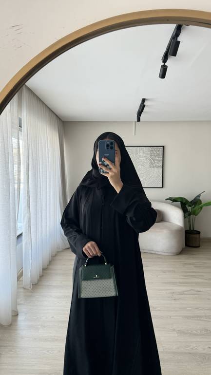 عباية رسمية بقصة عند الاكمام 