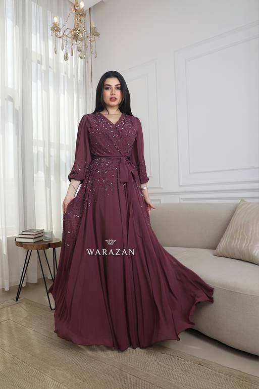 فستان سهرة ساتر بتطريز راقي