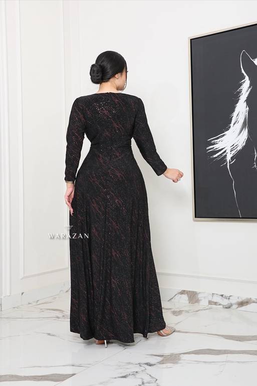 فستان سهرة ساتر بأكمام طويلة 