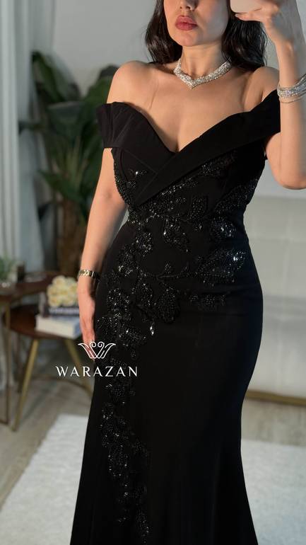 فستان سهرة بقصة صدر و كرستال اسود