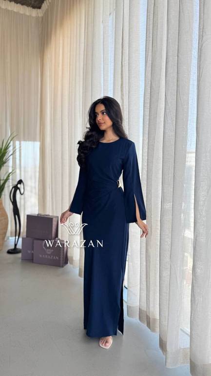 فستان سهرة ناعم بمسكه من الخصر
