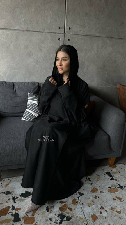 عباية سوداء شتوية شمواه ملكي بتدخيلة لون مع كابيشون