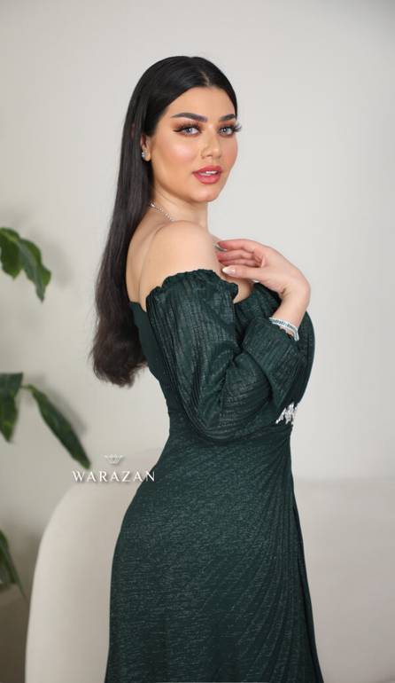 فستان سهرة بكسرات لمعة و كرستال من الخصر