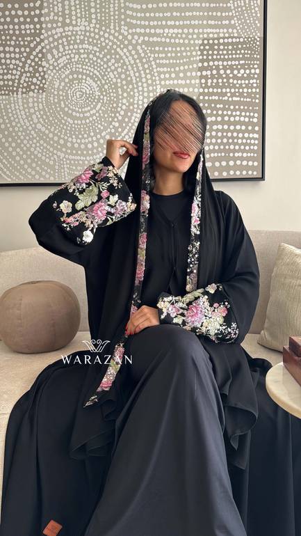 عباية بتطريز يدوي مشجر بلونين 