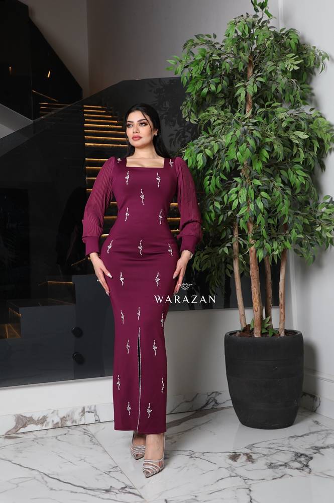 فستان سهرة ناعم مع اكمام بيليسيه 
