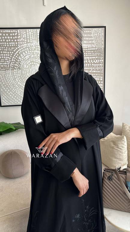 عباية عملية للعيد بتطريز كمبيوتر مع ياقة ستان