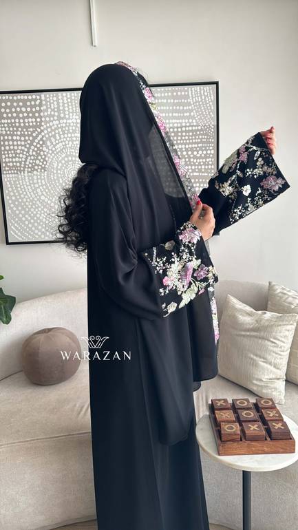 عباية بتطريز يدوي مشجر بلونين 
