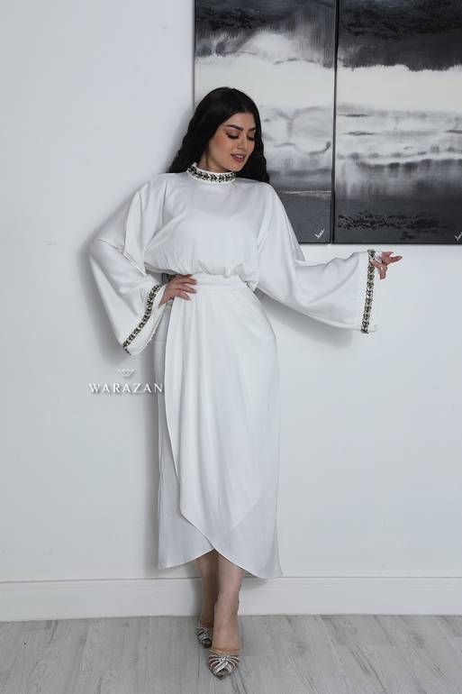 فستان ناعم باكمام وسيعة 